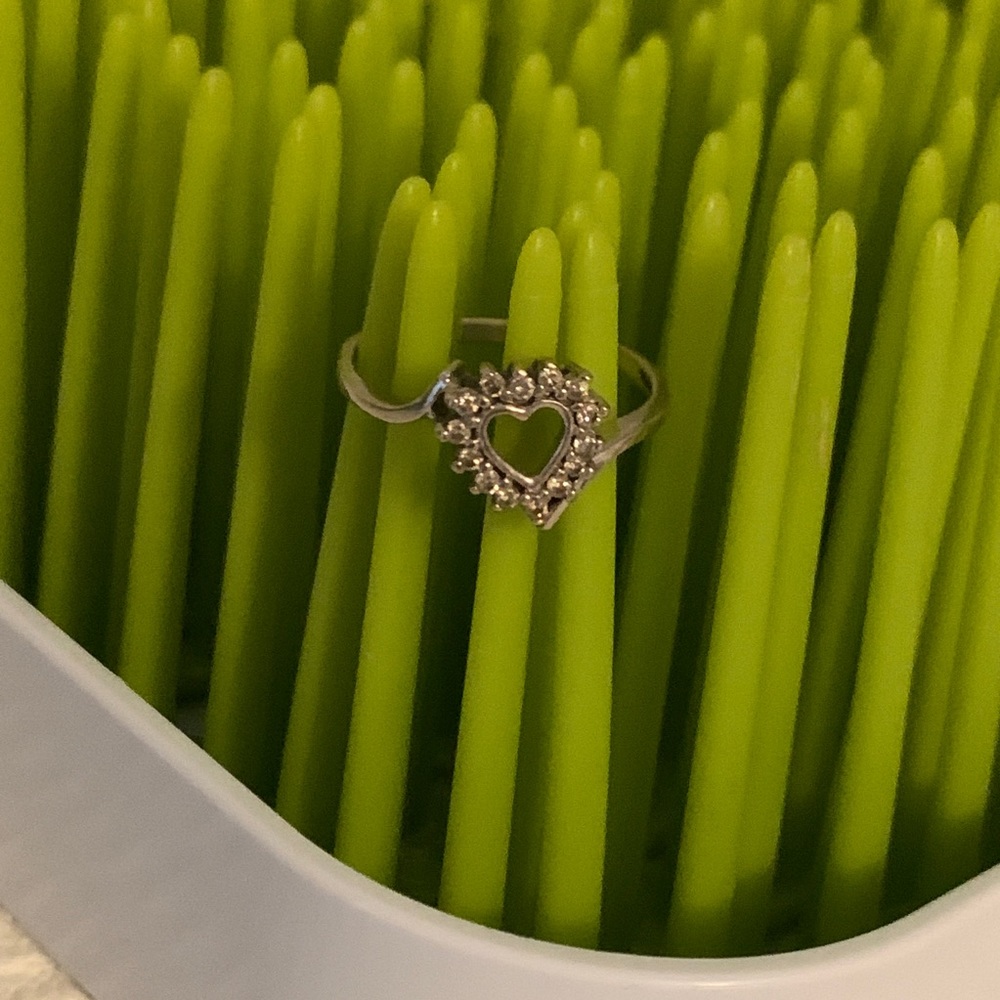 Diamond Heart shape Promise Ring - Picture 3 of 3